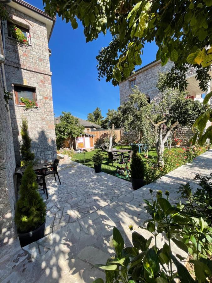 Bujtina Liana Voskopoje Hotel Eksteriør billede