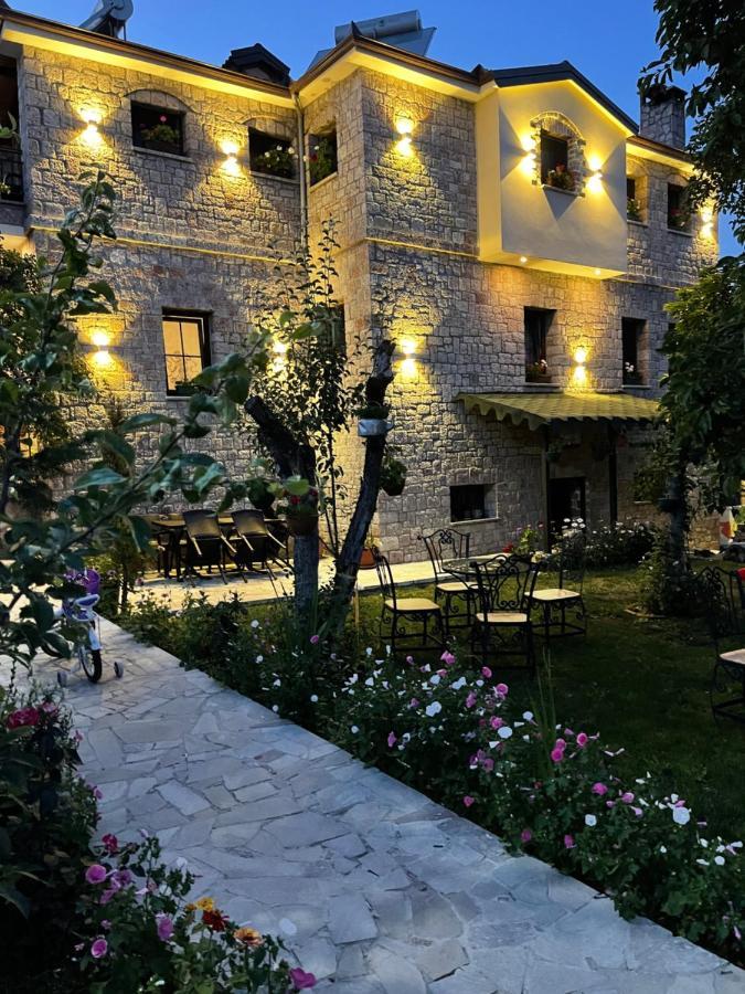 Bujtina Liana Voskopoje Hotel Eksteriør billede