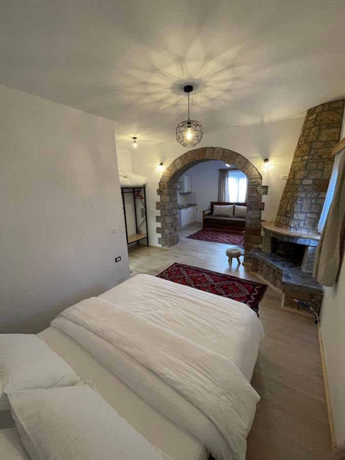 Bujtina Liana Voskopoje Hotel Eksteriør billede