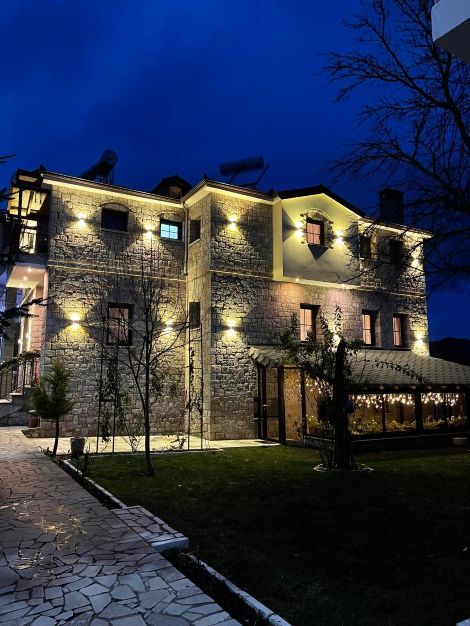 Bujtina Liana Voskopoje Hotel Eksteriør billede